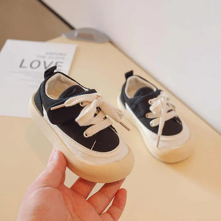 أحذية قماشيةcanvas shoes