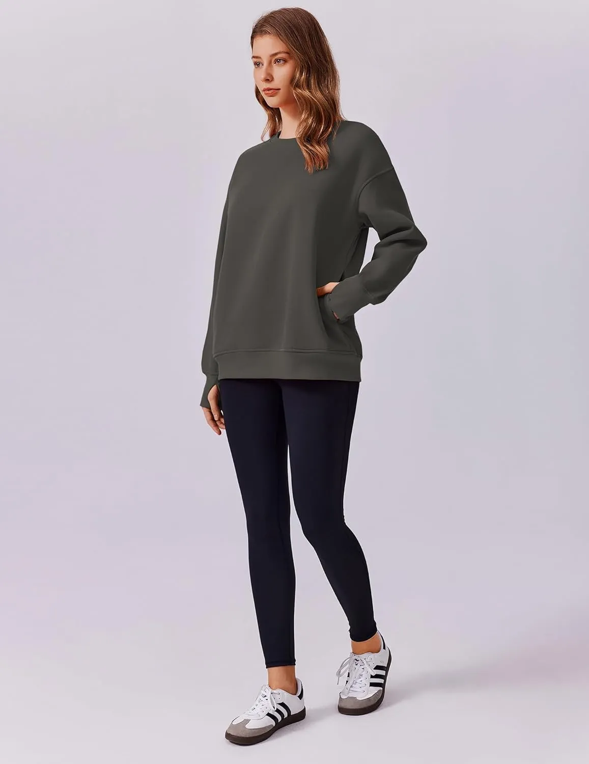 PINSPARK Womens Sweatshirt Crewneck Fleece Pullover Tops Oversized Sweat Shirts with Thumbholes Pockets 2025 Fall Outfits