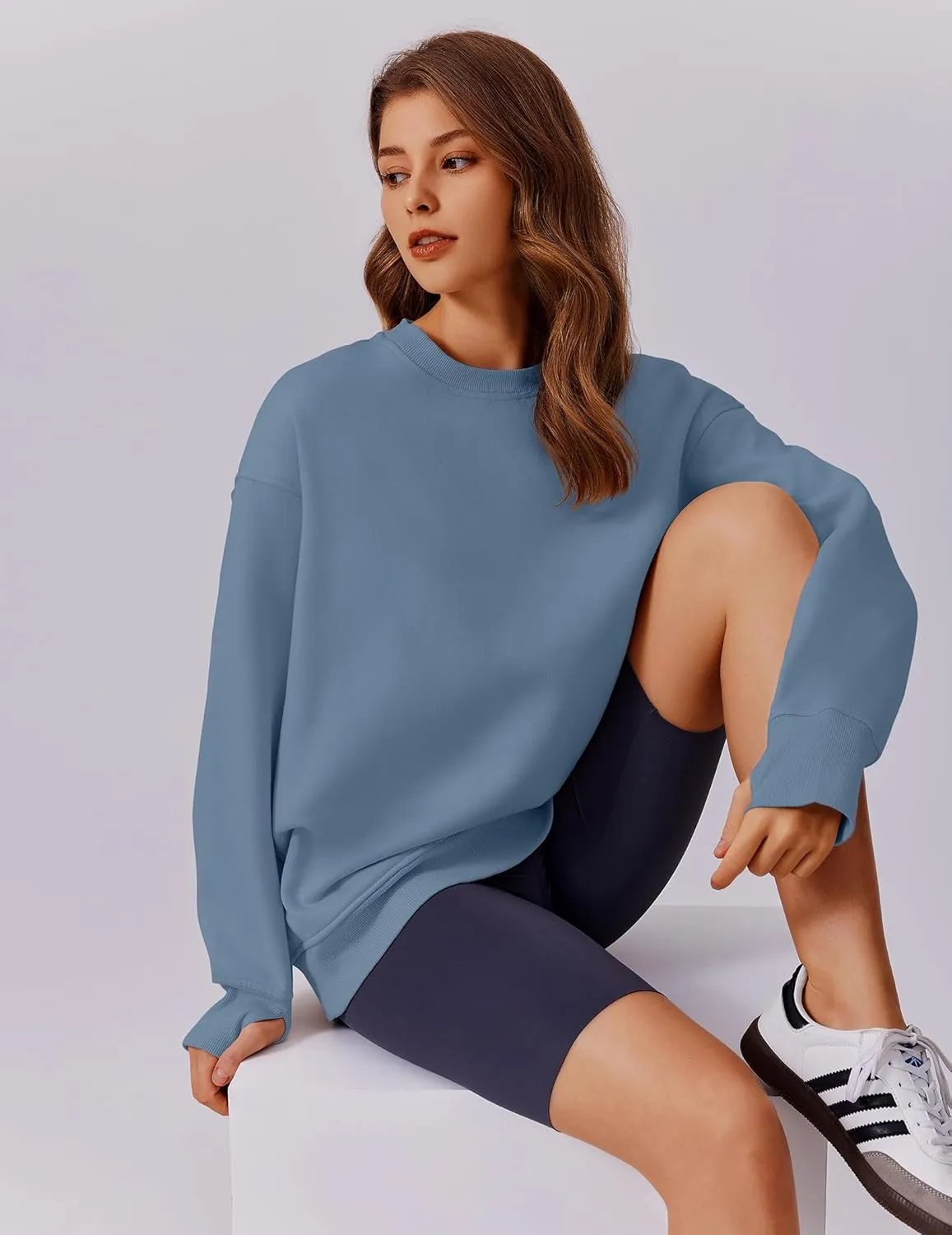 PINSPARK Womens Sweatshirt Crewneck Fleece Pullover Tops Oversized Sweat Shirts with Thumbholes Pockets 2025 Fall Outfits